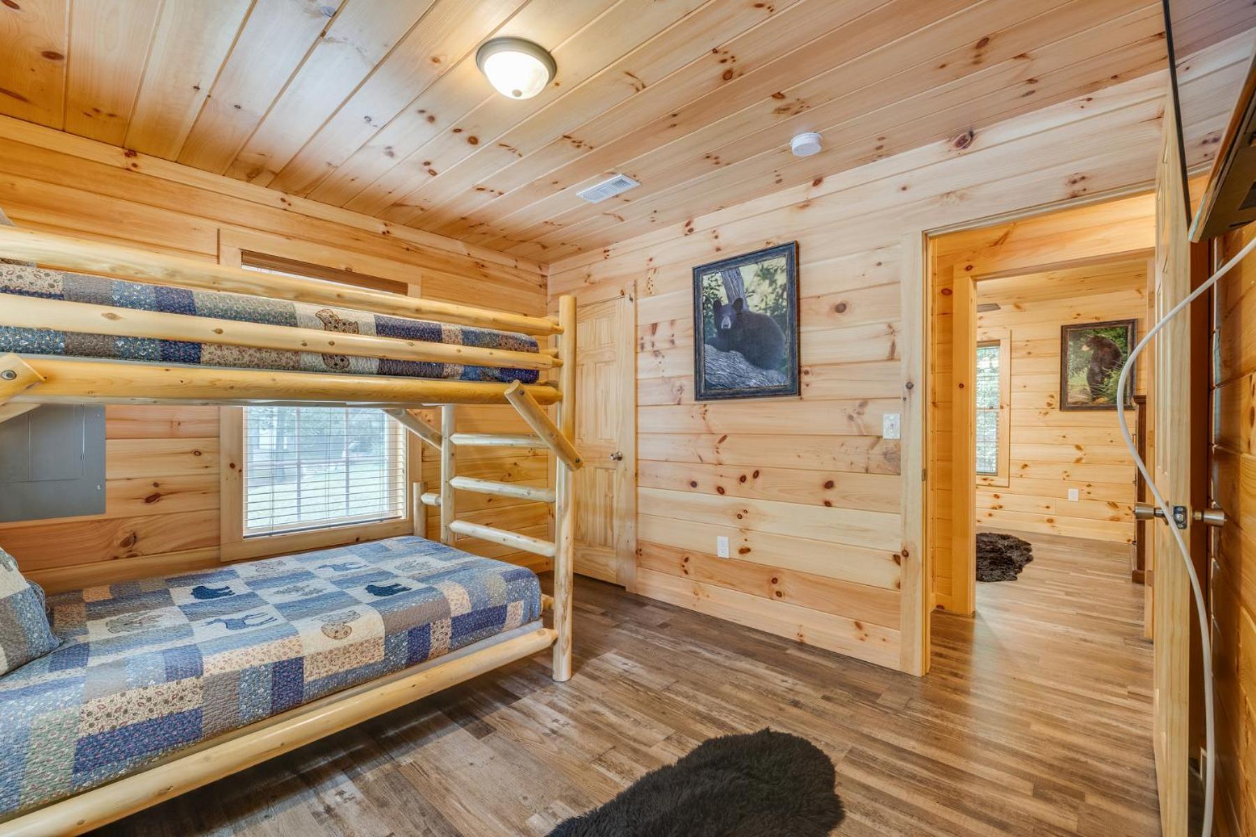 Bear Clubhouse Hot Tub, 1Mile From The Parkway, 900 In Free Tickets! Pigeon Forge Exterior foto