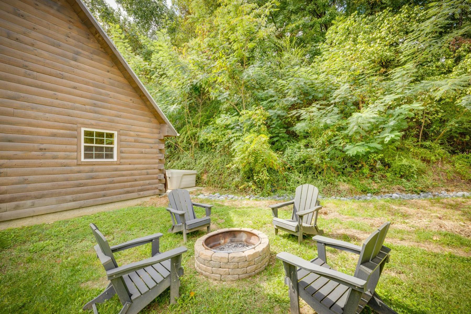 Bear Clubhouse Hot Tub, 1Mile From The Parkway, 900 In Free Tickets! Pigeon Forge Exterior foto