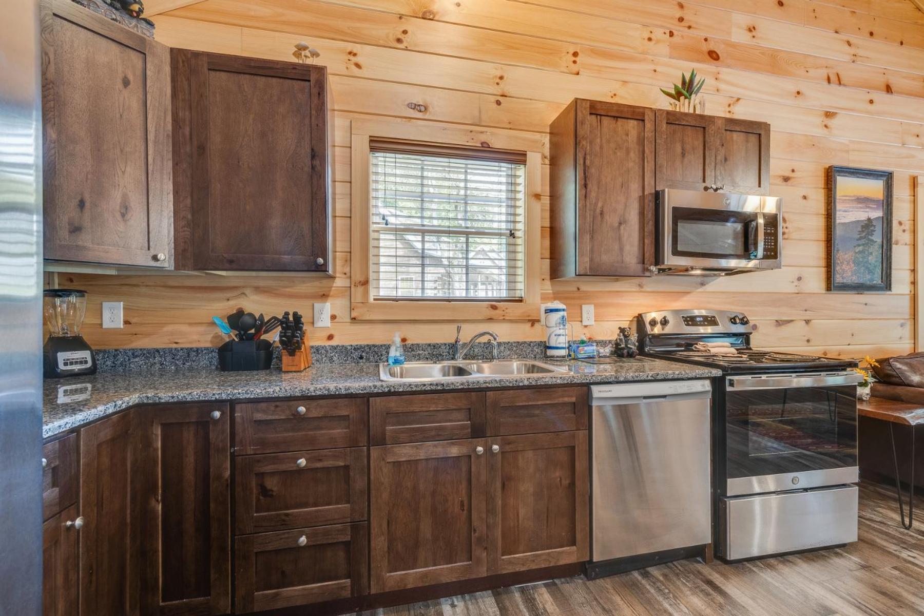 Bear Clubhouse Hot Tub, 1Mile From The Parkway, 900 In Free Tickets! Pigeon Forge Exterior foto